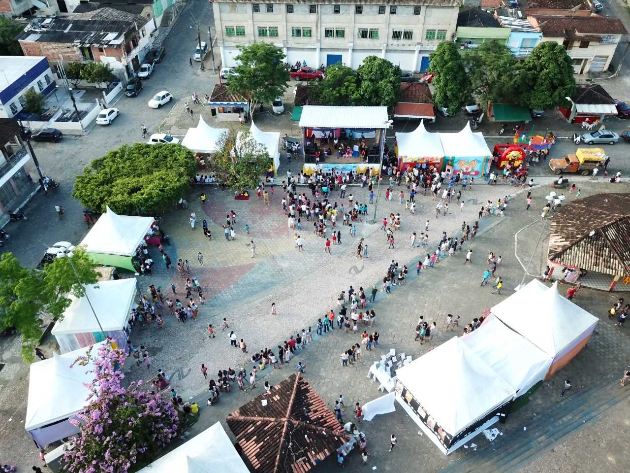 Feira Literária Camacan